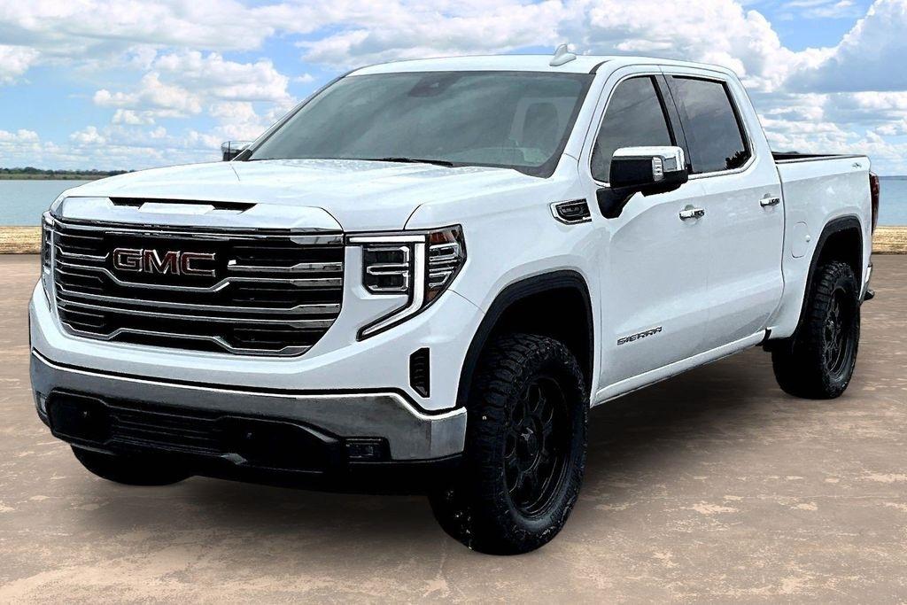 GMC Sierra 1500 SLT Crew Cab 4WD 2026