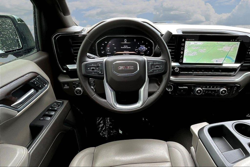 GMC Sierra 1500 SLT Crew Cab 4WD 2026