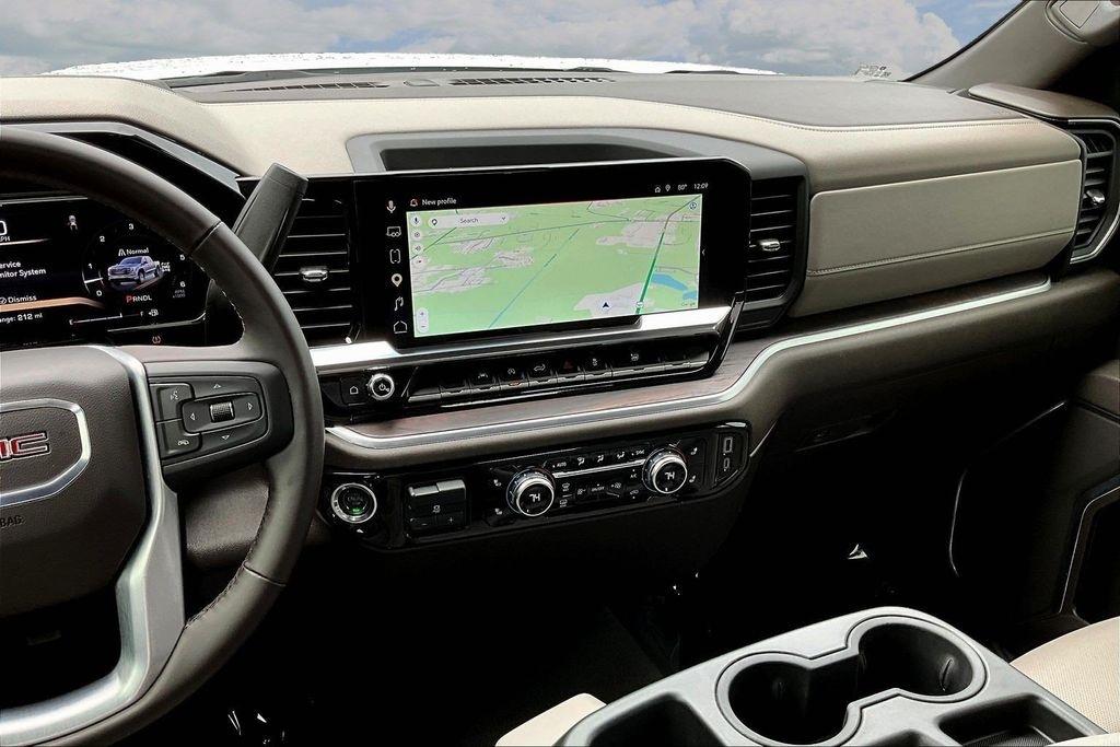 GMC Sierra 1500 SLT Crew Cab 4WD 2026