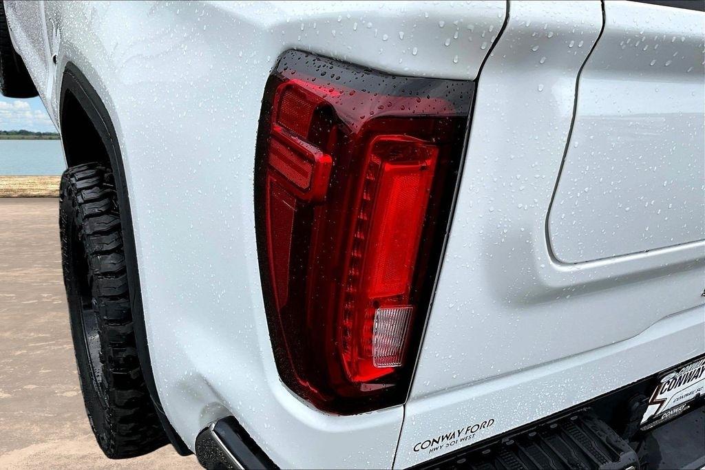 GMC Sierra 1500 SLT Crew Cab 4WD 2026