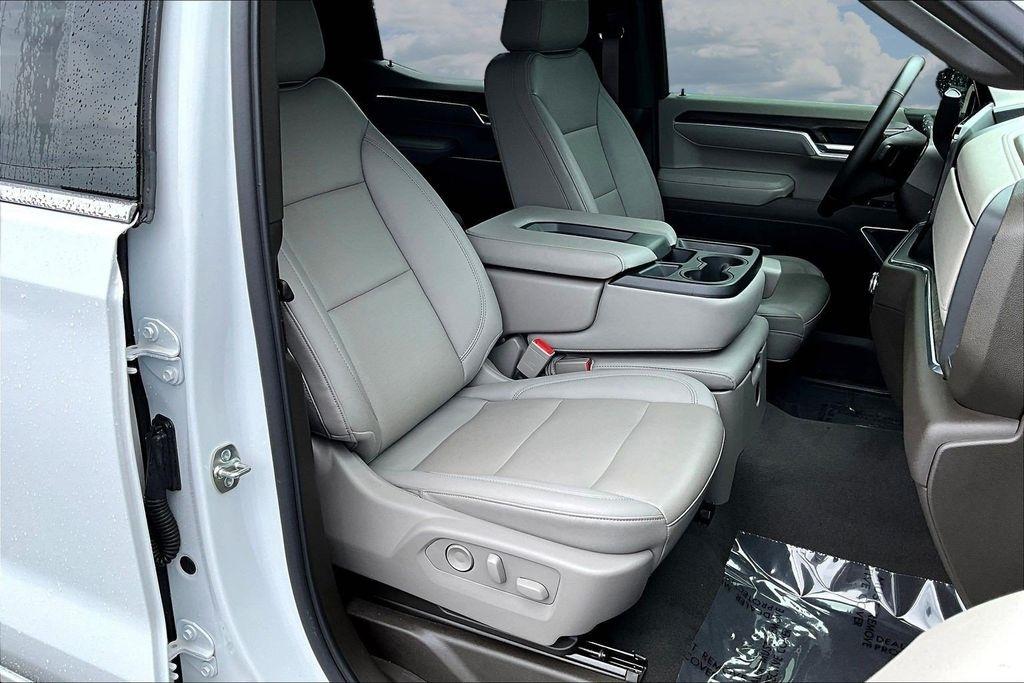 GMC Sierra 1500 SLT Crew Cab 4WD 2026
