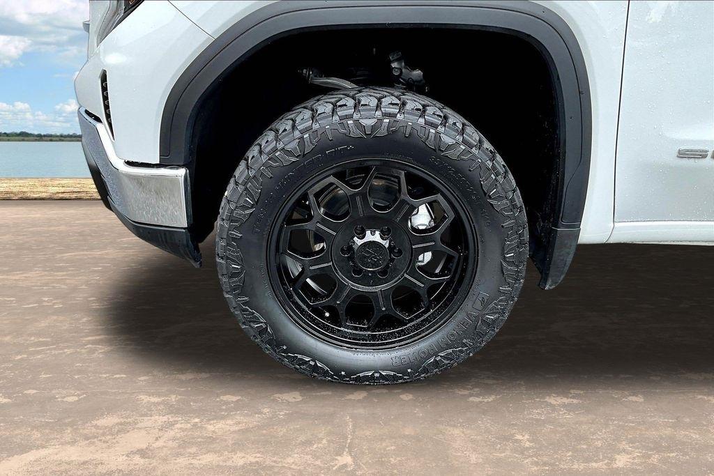 GMC Sierra 1500 SLT Crew Cab 4WD 2026