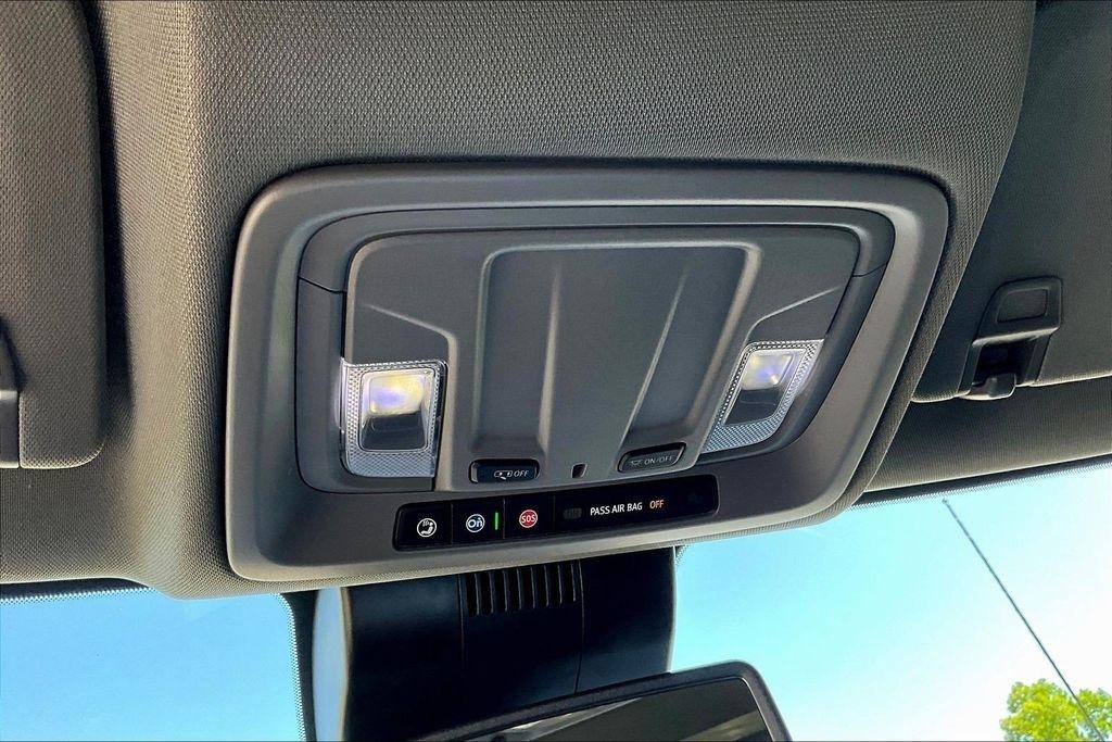 GMC Sierra 1500 SLT Crew Cab 4WD 2026