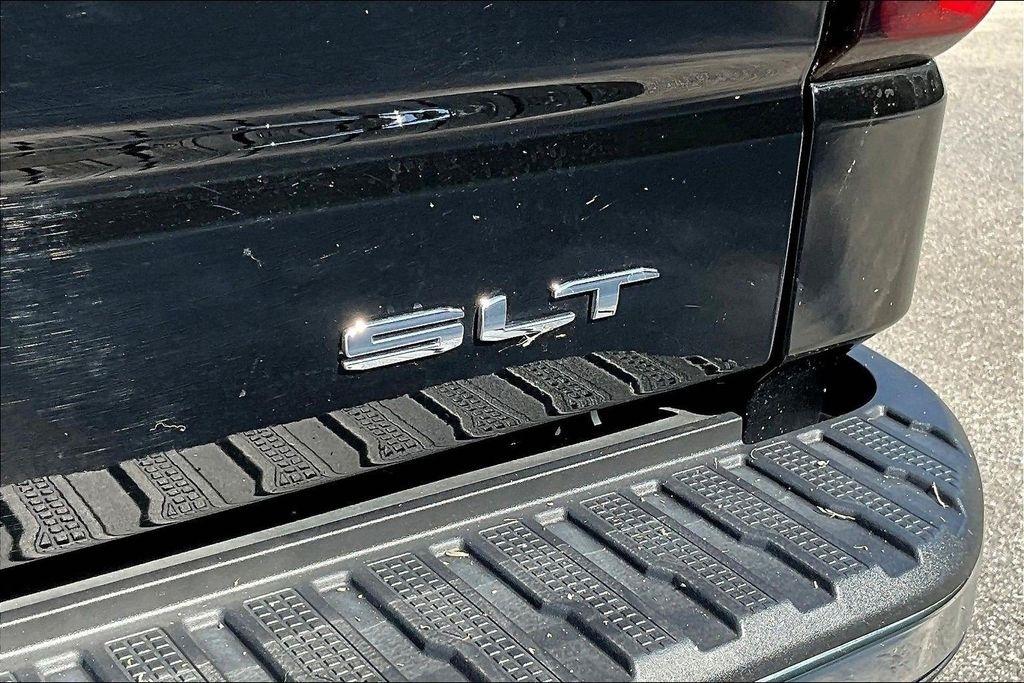 GMC Sierra 1500 SLT Crew Cab 4WD 2026