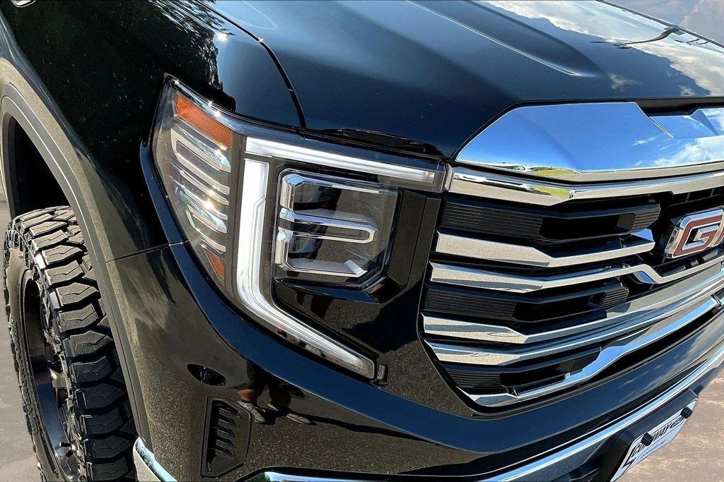 GMC Sierra 1500 SLT Crew Cab 4WD 2026