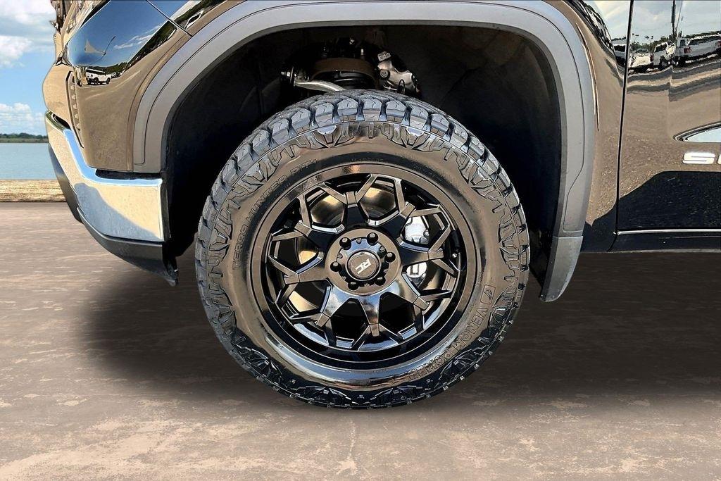 GMC Sierra 1500 SLT Crew Cab 4WD 2026