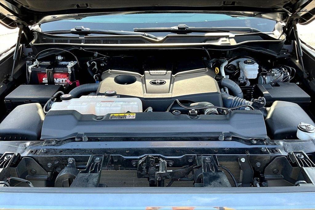 Toyota Tundra Platinum CrewMax 4WD 2023