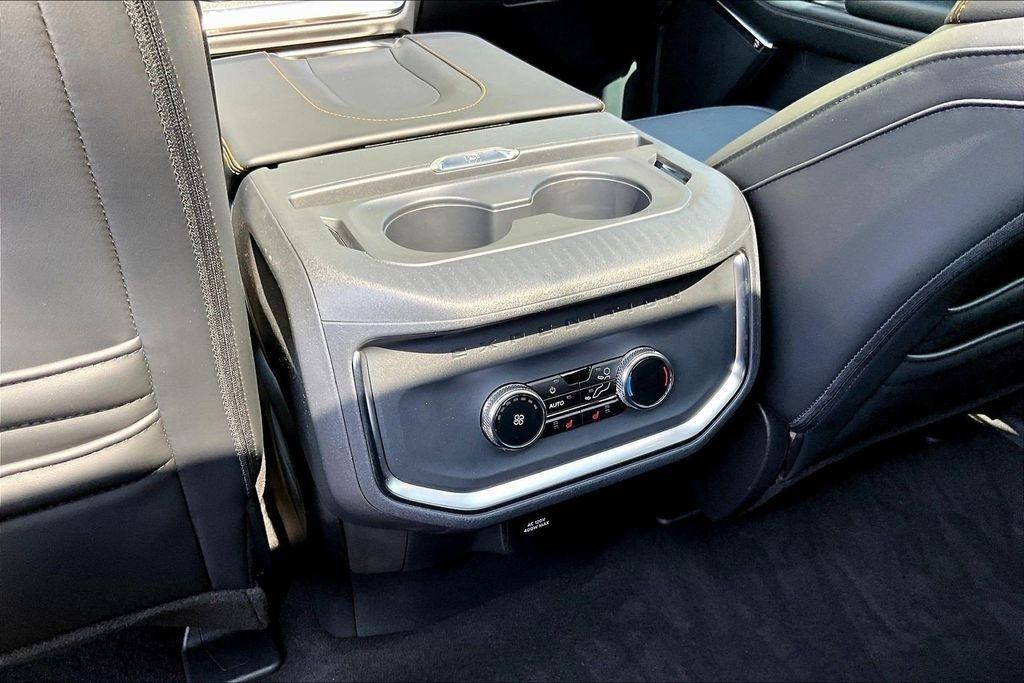 Ford Expedition Tremor 4WD 2025