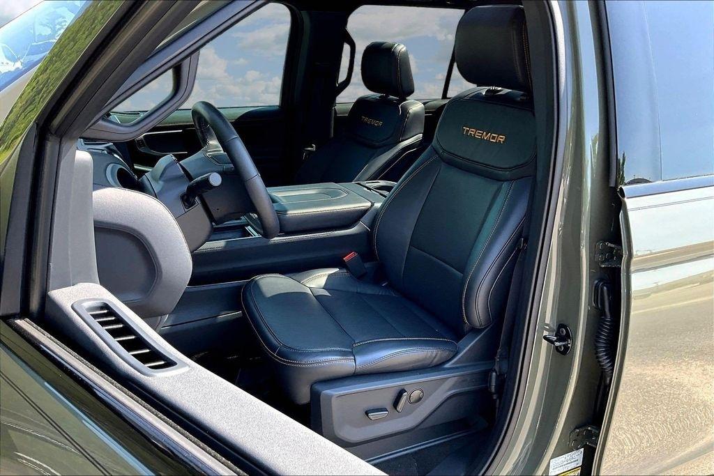 Ford Expedition Tremor 4WD 2025