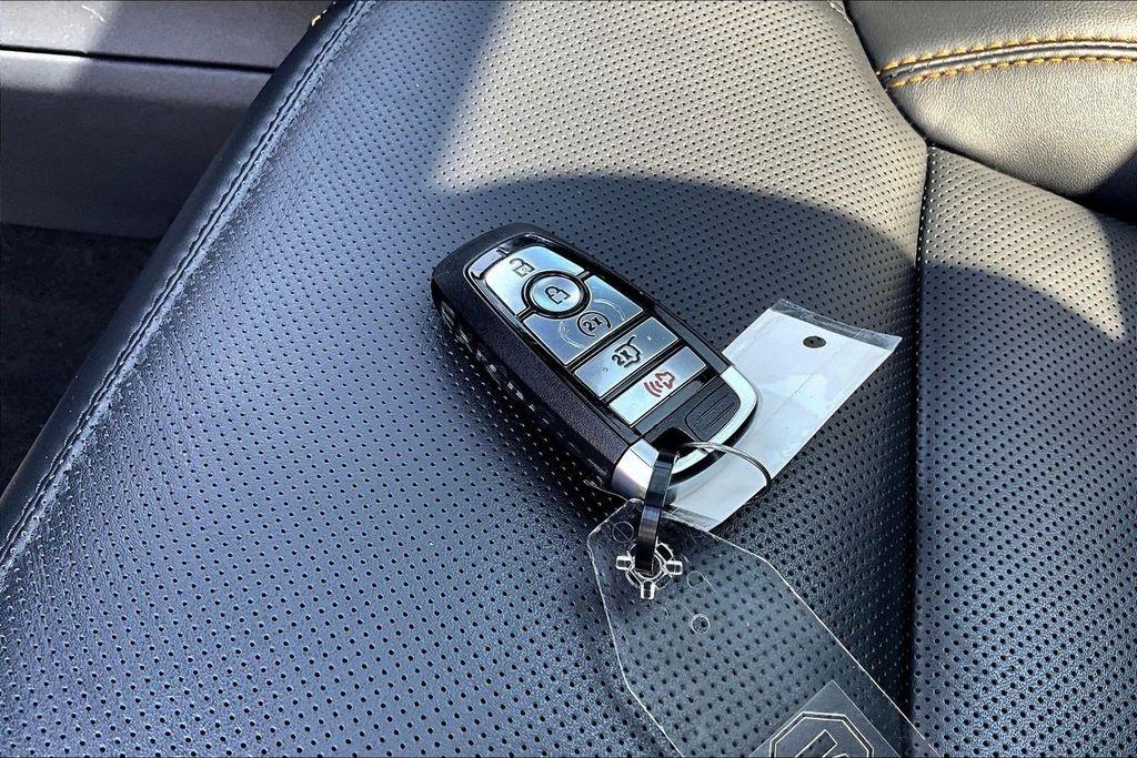 Ford Expedition Tremor 4WD 2025