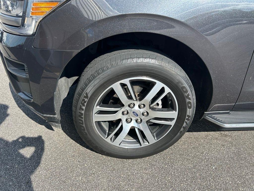 Ford Expedition XLT 4WD 2022