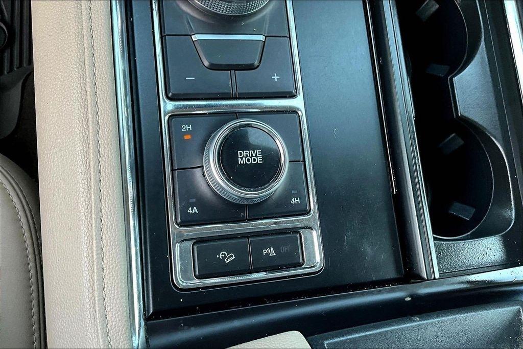 Ford Expedition XLT 4WD 2022
