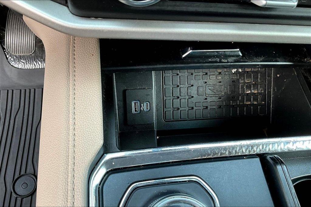 Ford Expedition XLT 4WD 2022