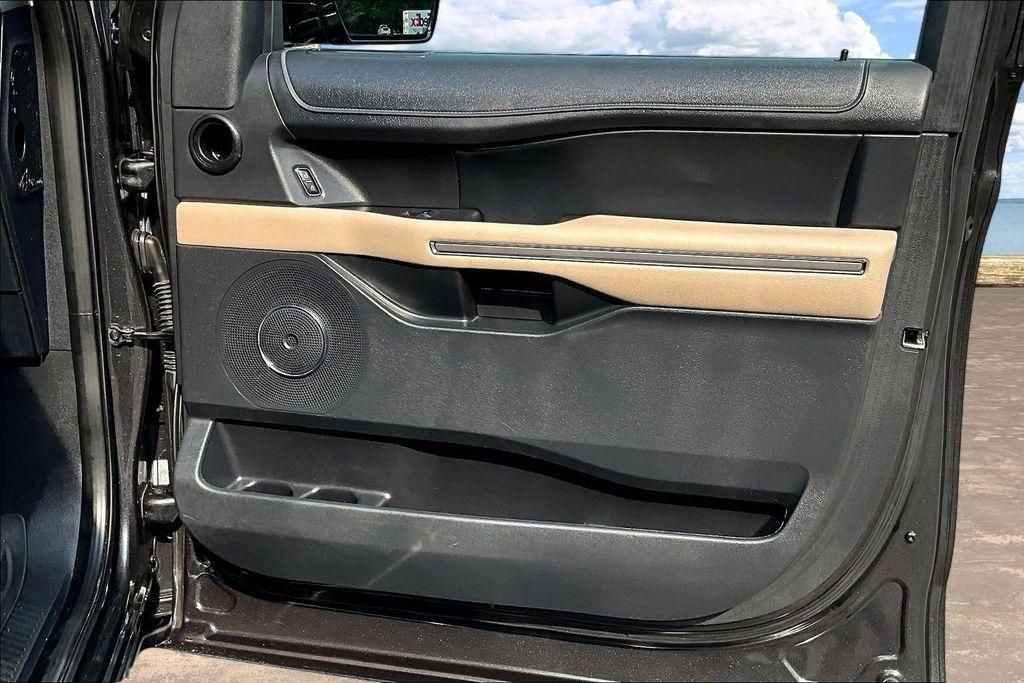 Ford Expedition XLT 4WD 2022