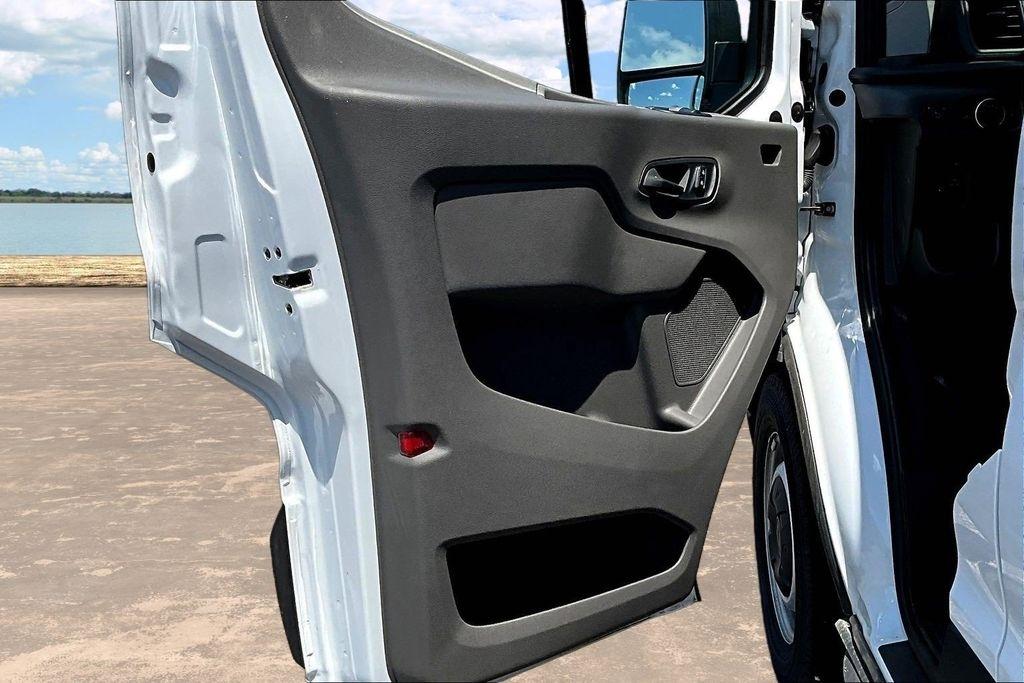 Ford Transit 150 Van Low Roof w/Sliding Pass. 130-in. WB 2025