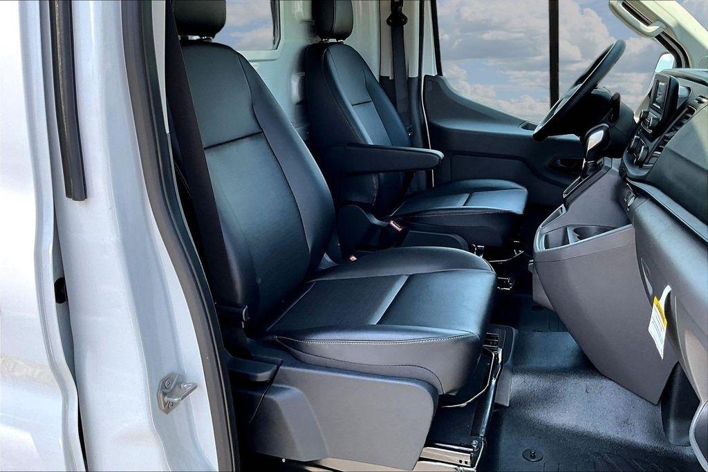 Ford Transit 150 Van Low Roof w/Sliding Pass. 130-in. WB 2025