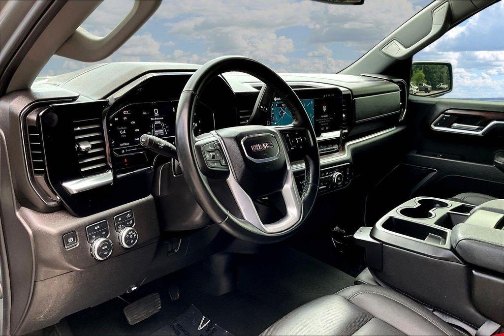GMC Sierra 1500 SLT Crew Cab 4WD 2025
