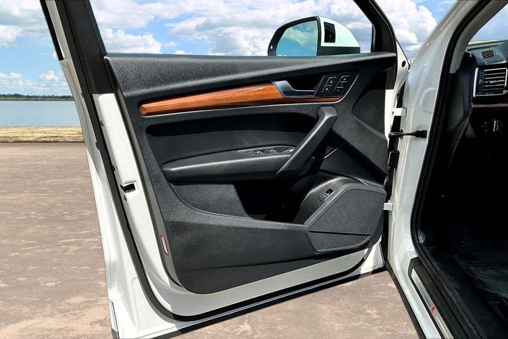 Audi Q5 2.0T Premium quattro 2023