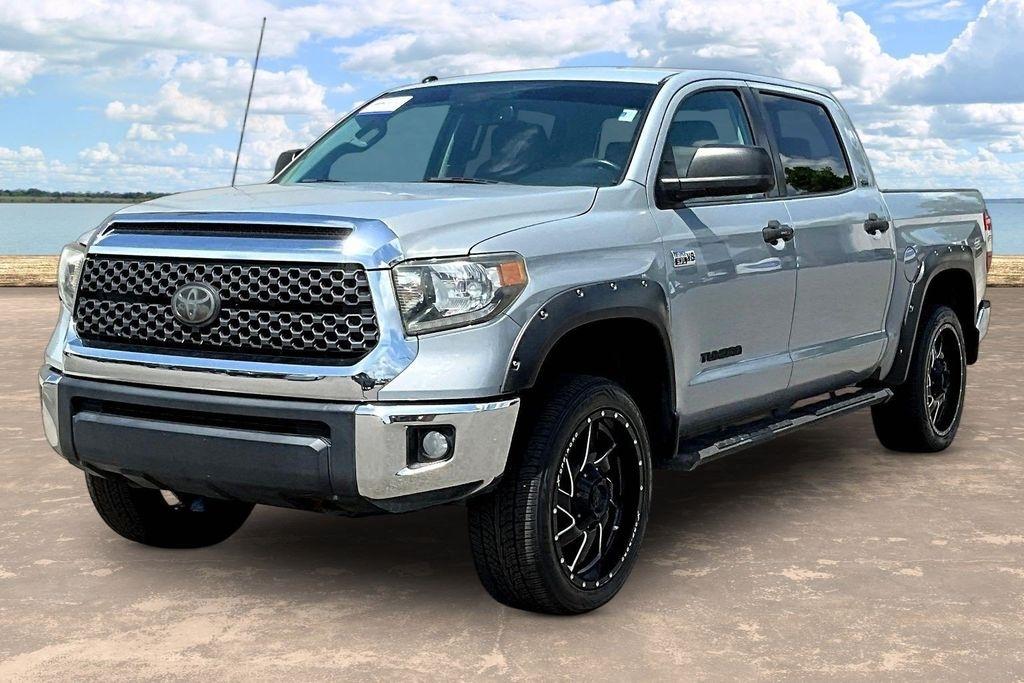 Toyota Tundra SR5 5.7L V8 FFV CrewMax 4WD 2018