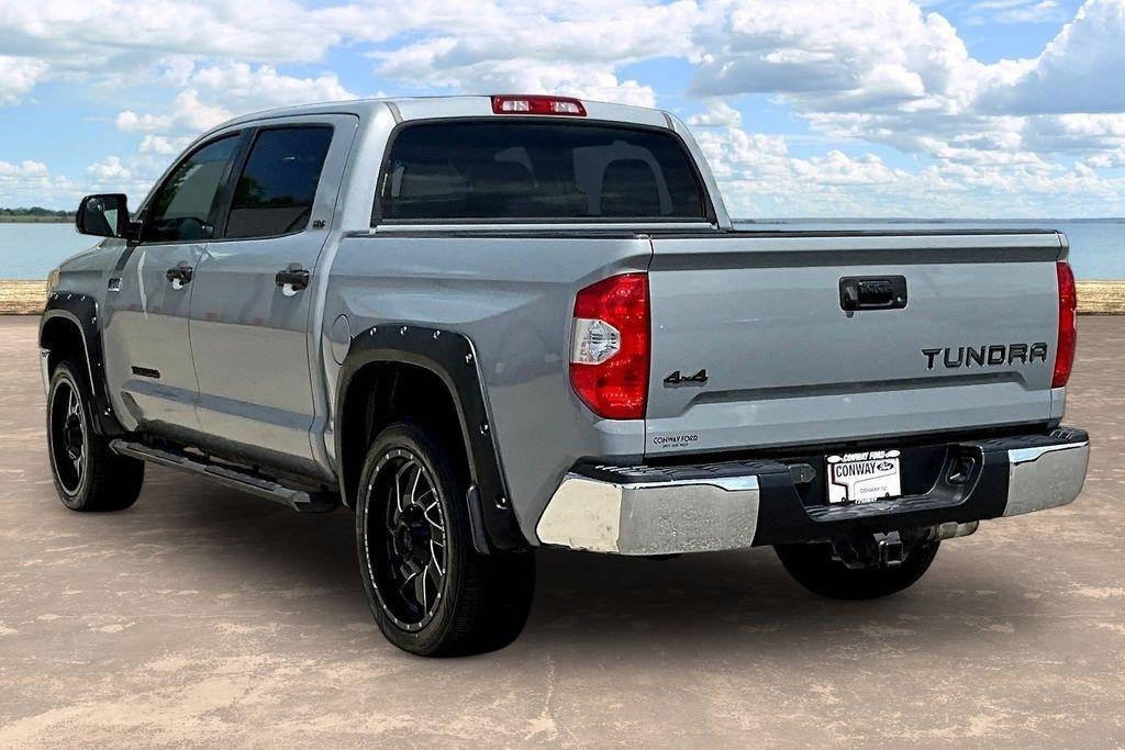 Toyota Tundra SR5 5.7L V8 FFV CrewMax 4WD 2018
