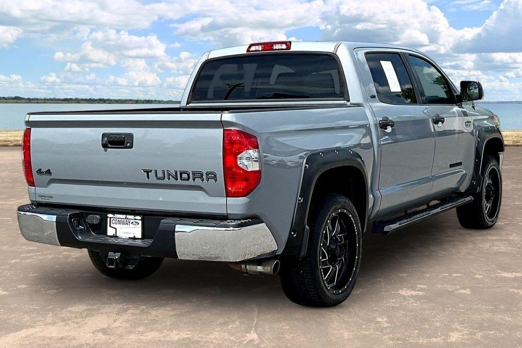 Toyota Tundra SR5 5.7L V8 FFV CrewMax 4WD 2018