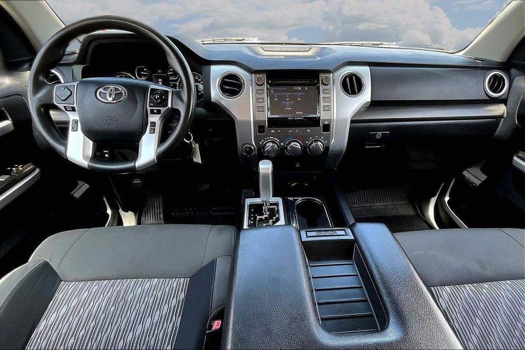Toyota Tundra SR5 5.7L V8 FFV CrewMax 4WD 2018