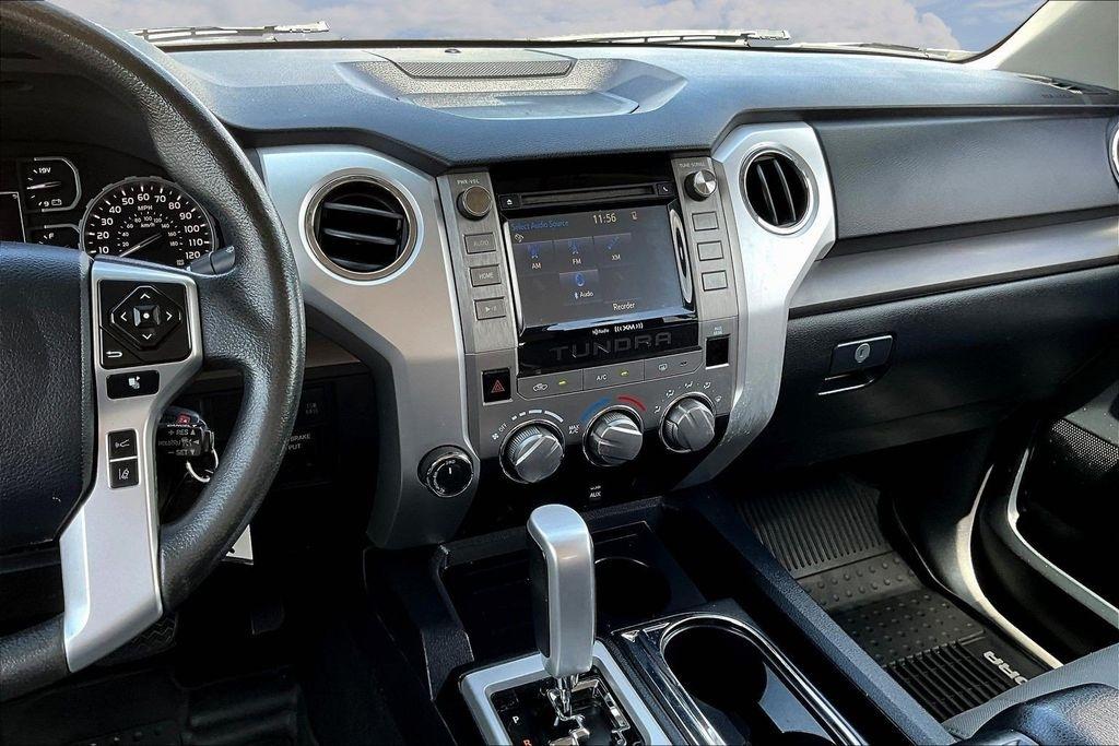 Toyota Tundra SR5 5.7L V8 FFV CrewMax 4WD 2018