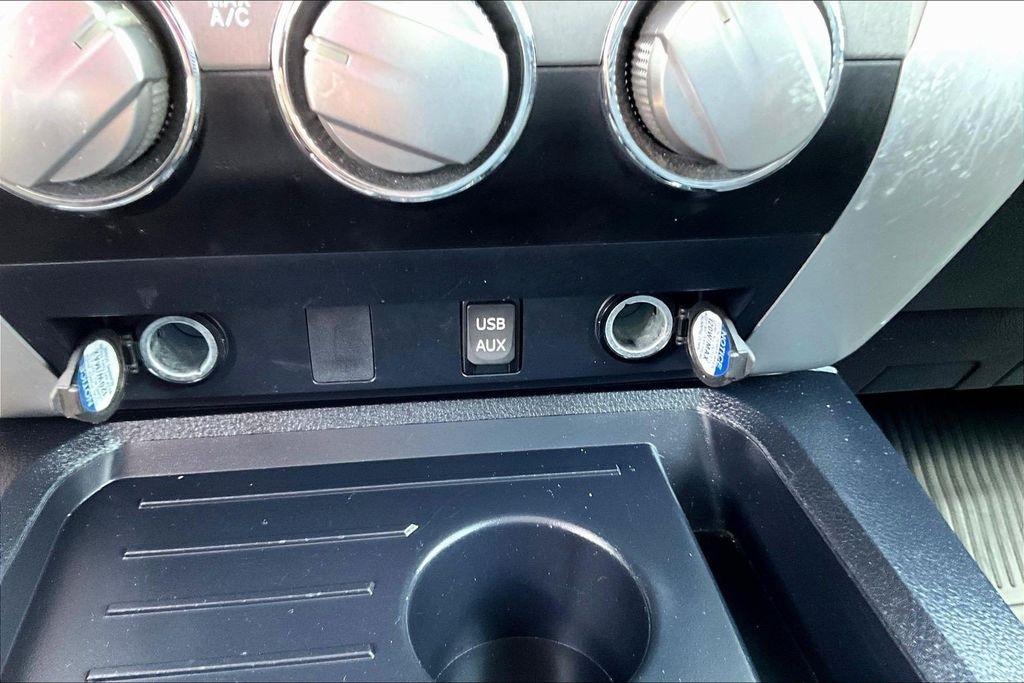 Toyota Tundra SR5 5.7L V8 FFV CrewMax 4WD 2018
