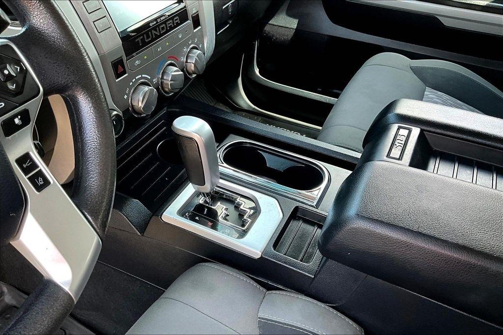 Toyota Tundra SR5 5.7L V8 FFV CrewMax 4WD 2018
