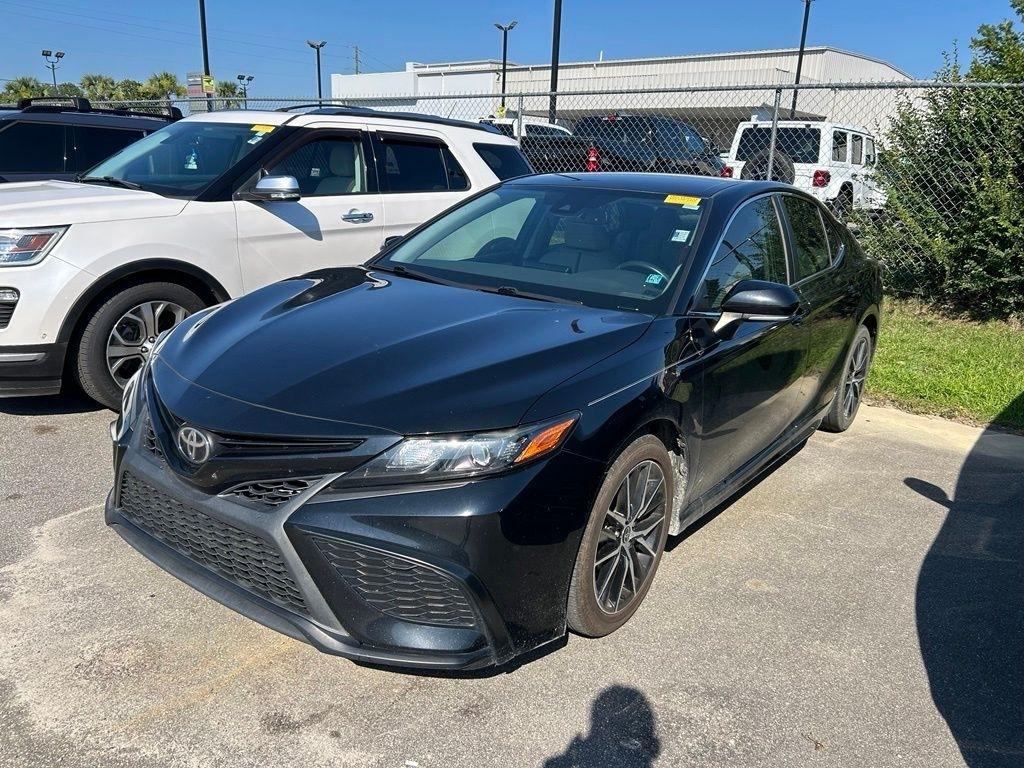 Toyota Camry SE 2021