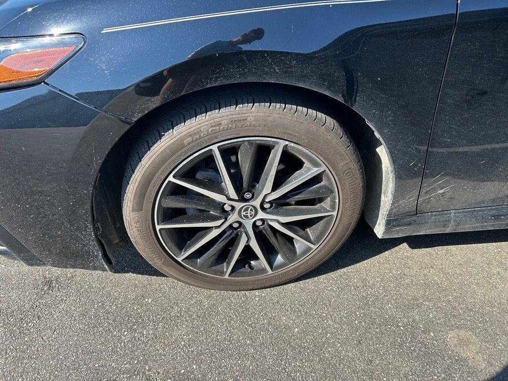 Toyota Camry SE 2021