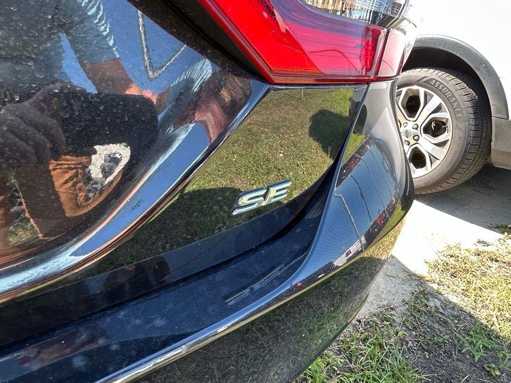 Toyota Camry SE 2021