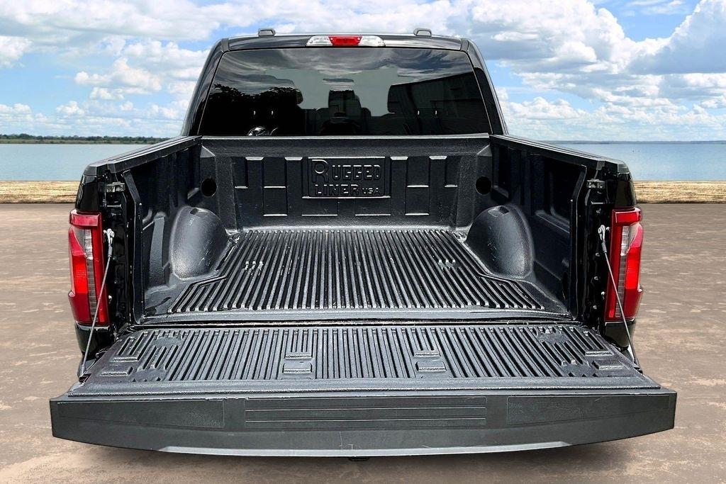 Ford F-150 XLT SuperCrew 4WD 2025