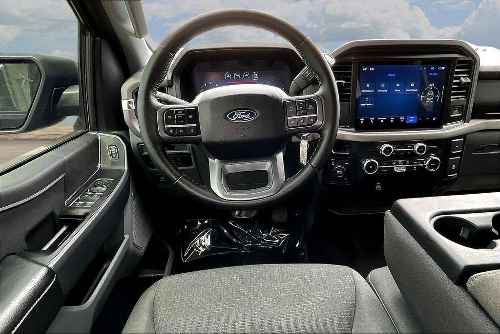 Ford F-150 XLT SuperCrew 4WD 2025
