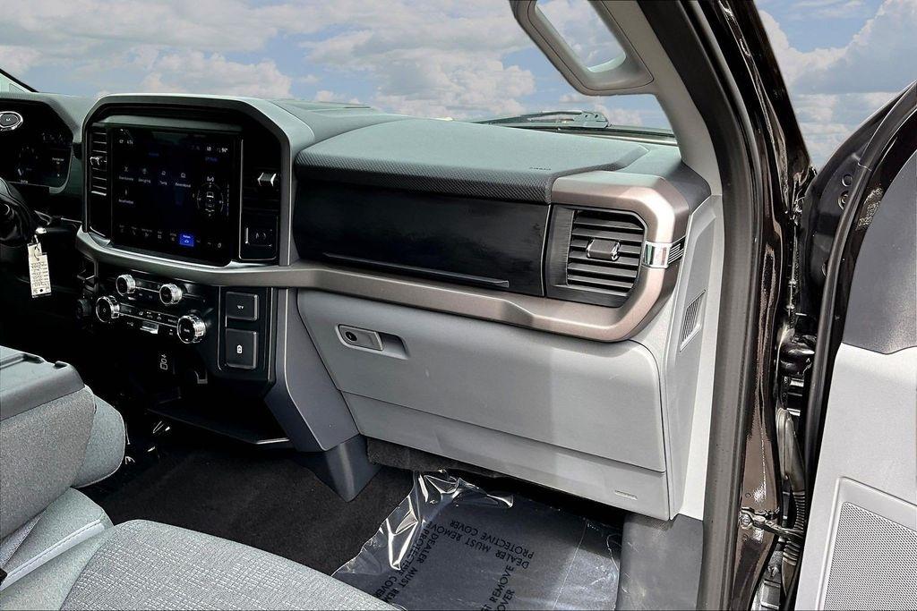 Ford F-150 XLT SuperCrew 4WD 2025