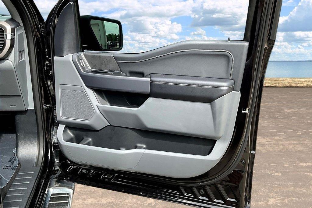 Ford F-150 XLT SuperCrew 4WD 2025
