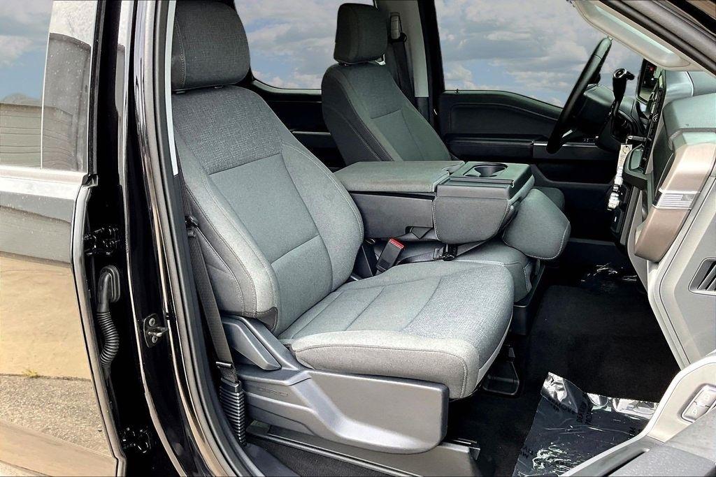 Ford F-150 XLT SuperCrew 4WD 2025