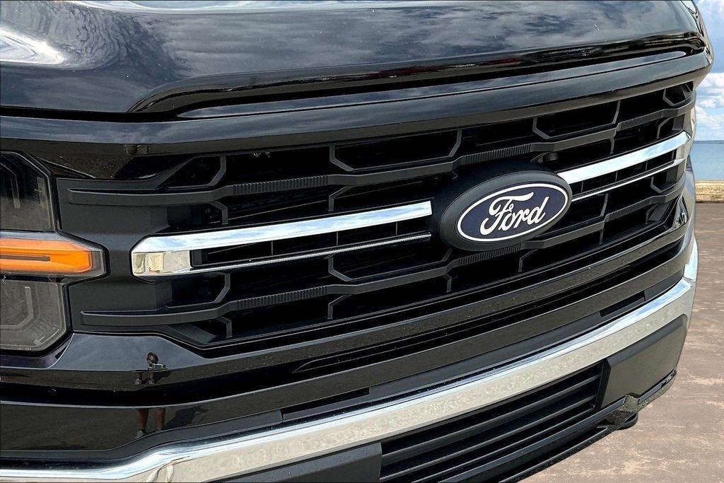Ford F-150 XLT SuperCrew 4WD 2025