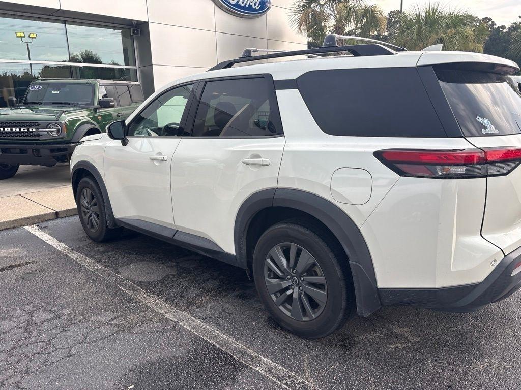 Nissan Pathfinder SV 2022