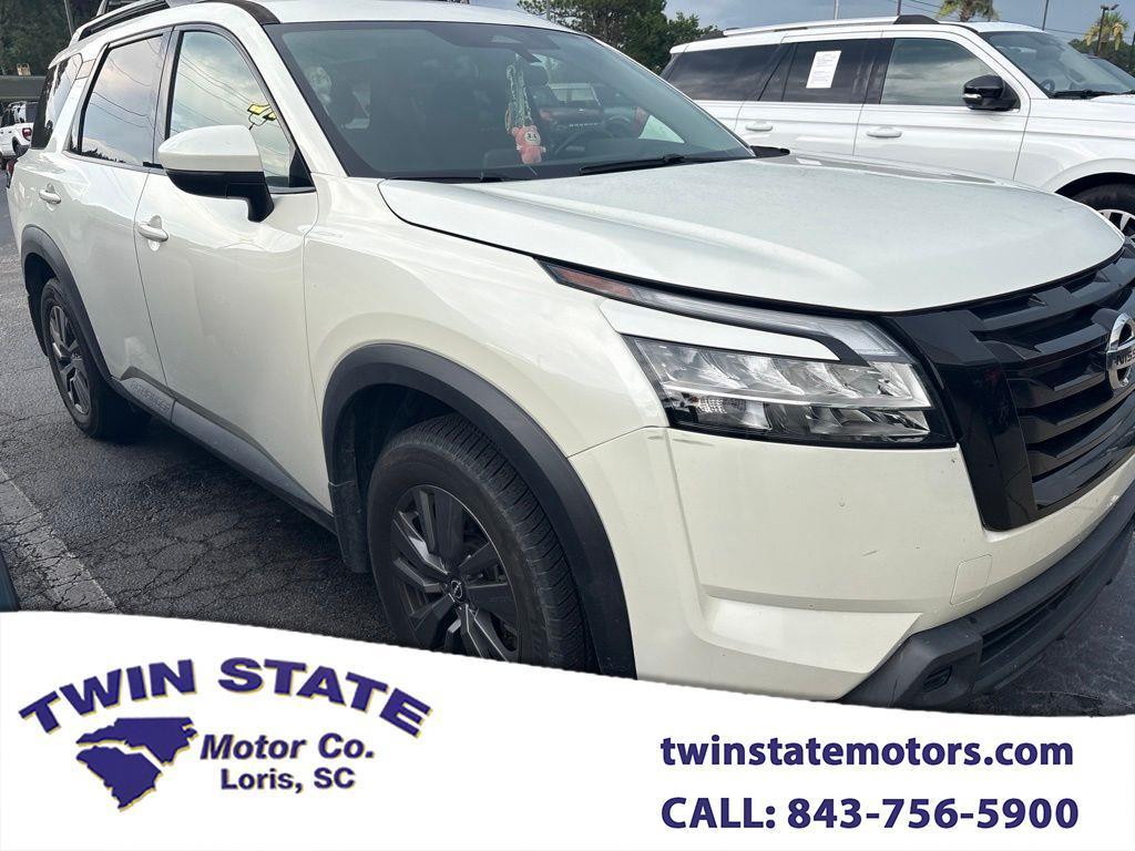 Nissan Pathfinder SV 2022