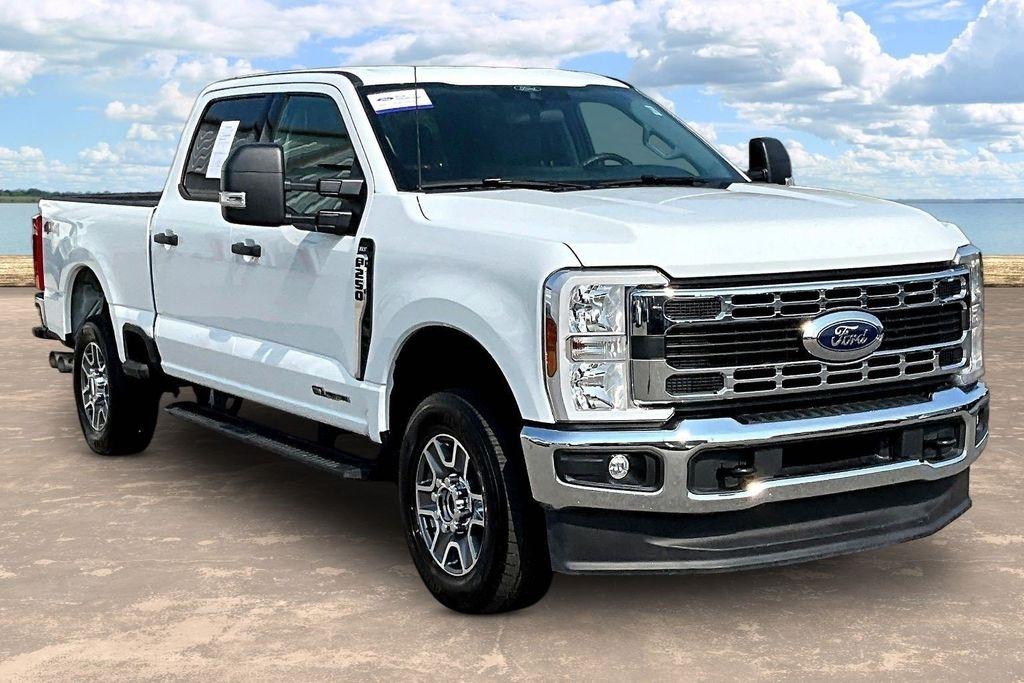 2025 Ford F-250 SD XLT Crew Cab 4WD