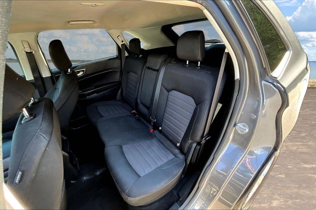 Ford Edge SE FWD 2021