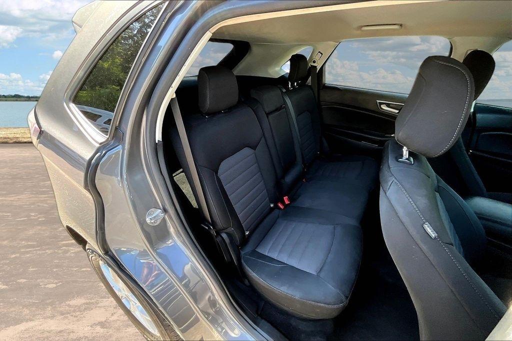 Ford Edge SE FWD 2021