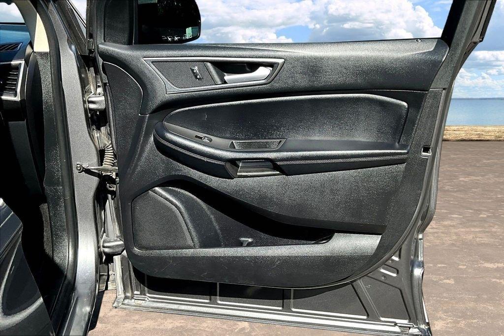 Ford Edge SE FWD 2021