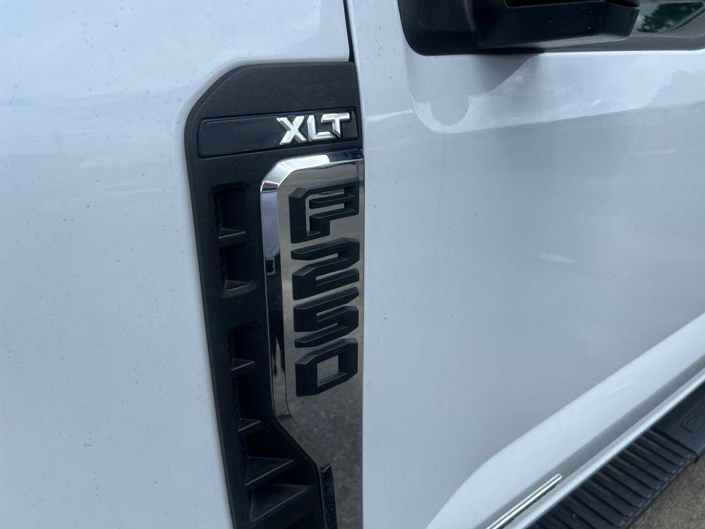 Ford F-250 SD King Ranch Crew Cab 4WD 2026