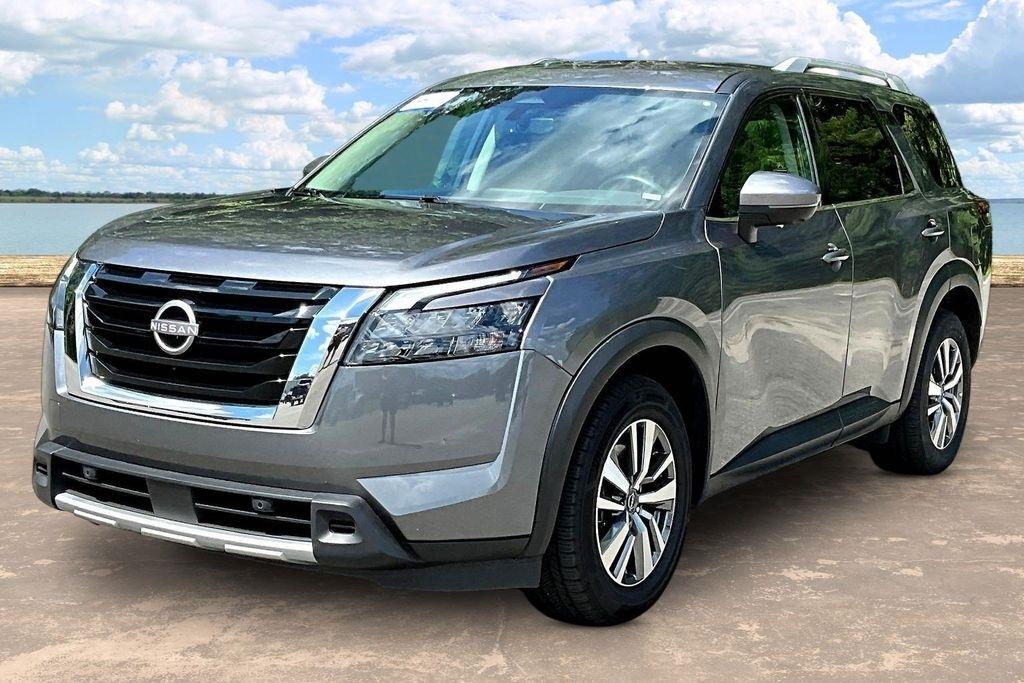 Nissan Pathfinder SL 2025