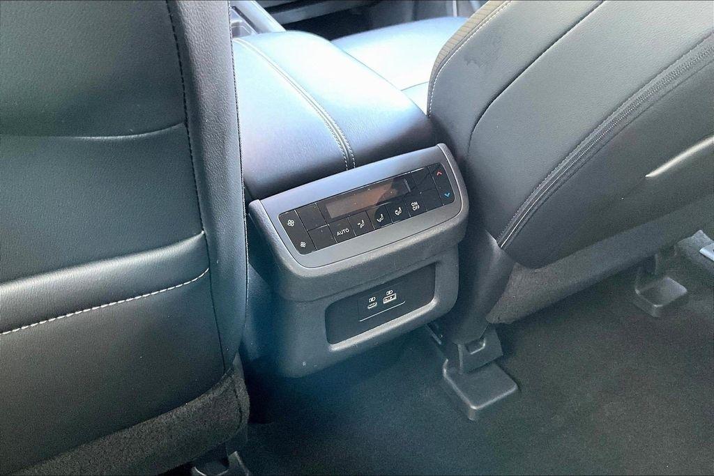 Nissan Pathfinder SL 2025