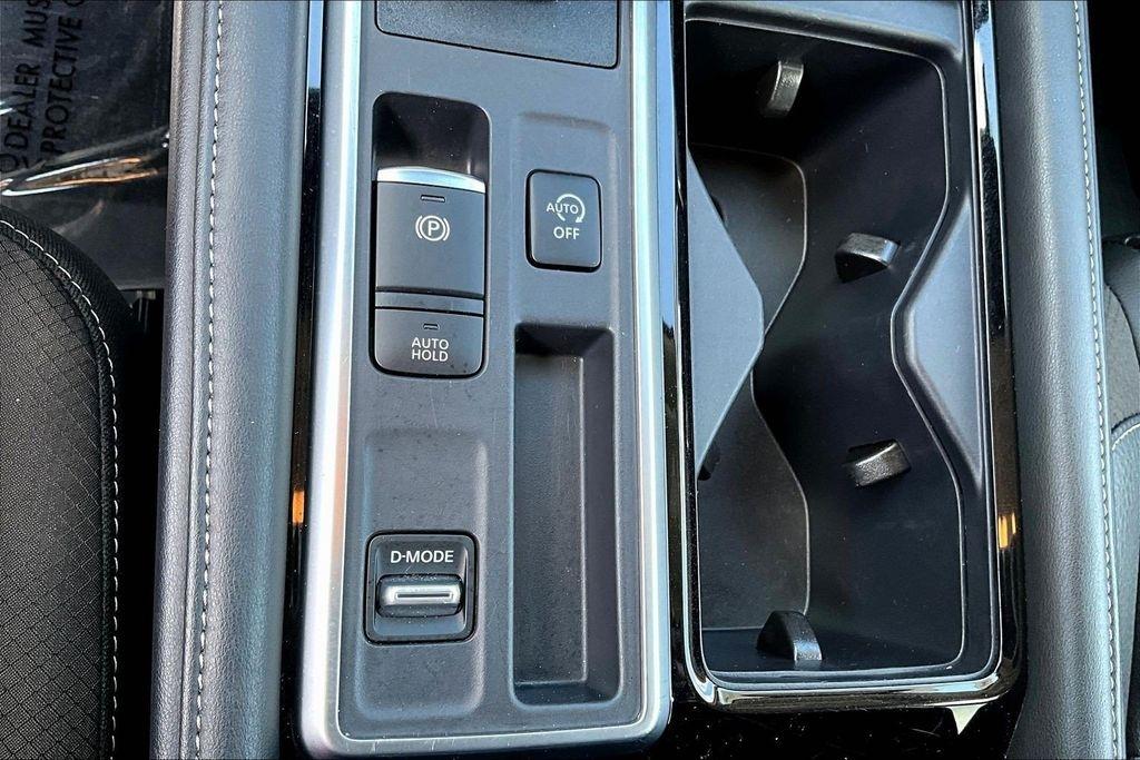 Nissan Pathfinder SL 2025