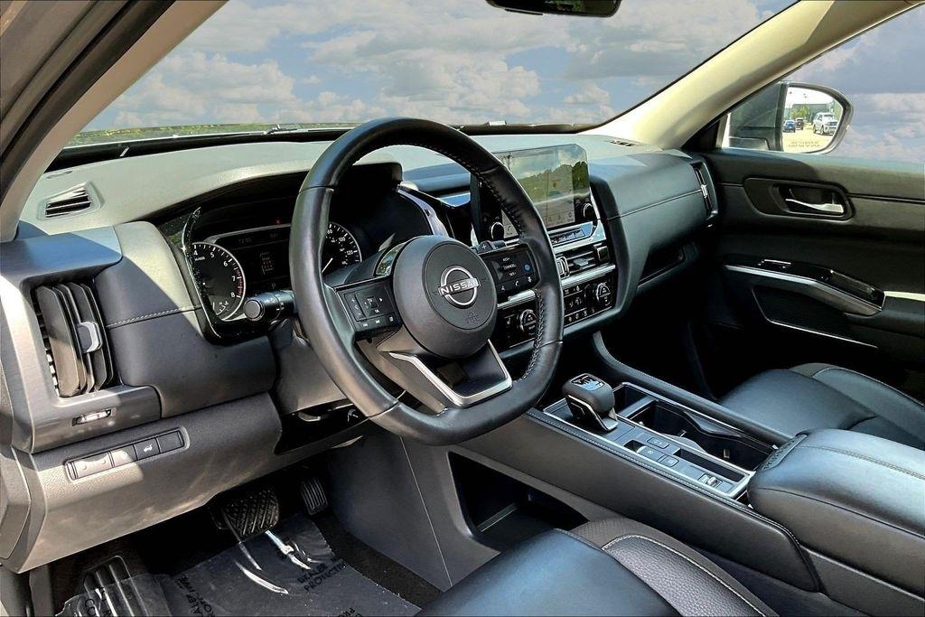 Nissan Pathfinder SL 2025