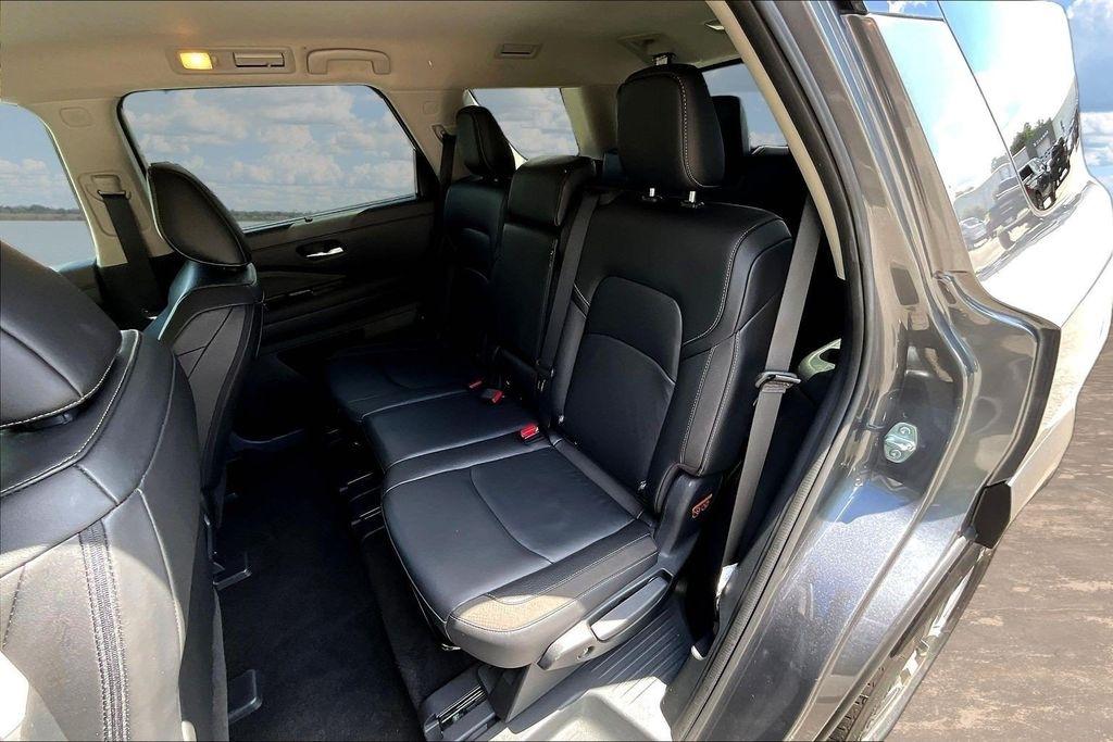 Nissan Pathfinder SL 2025